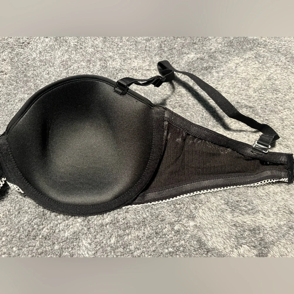 Wacoal b. tempet’d Modern Method Strapless Black Bra 36C